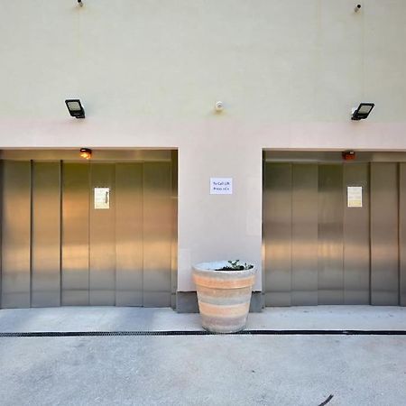 Brand New ! Seaside Apt With Poolview & Parking Budva Exteriér fotografie